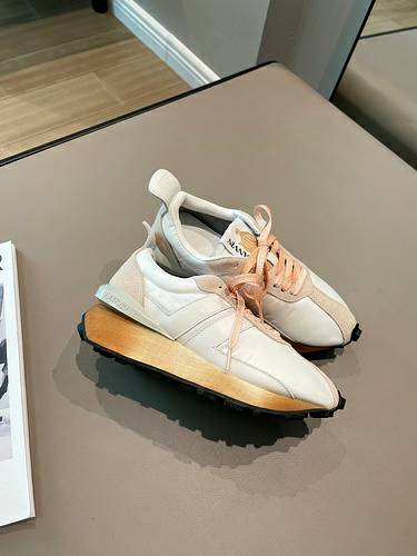 Picture of Lanvin Shoes Women _SKUfw102987076fw